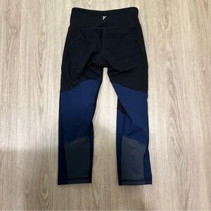 Old Navy Active Go Dry Mid Rise Colorblock Crops Capri Leggings Tights